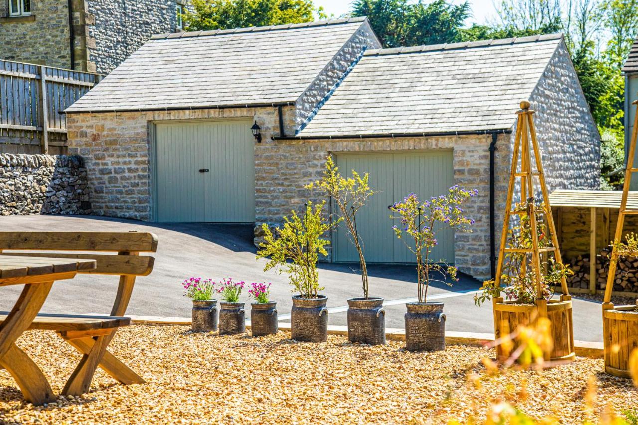 James Cottage Chelmorton Exterior photo